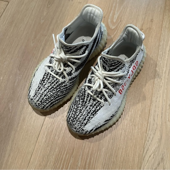 Adidas Yeezy Boost 350 V2 Zebra US M 7.5 CP9654 - Picture 2 of 6
